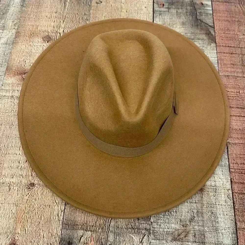 Carly Jean Los Angeles Chelsea Wool Hat - Picture 4 of 8